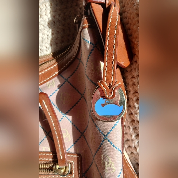 Dooney & Bourke logo fabric bag - Picture 2 of 7